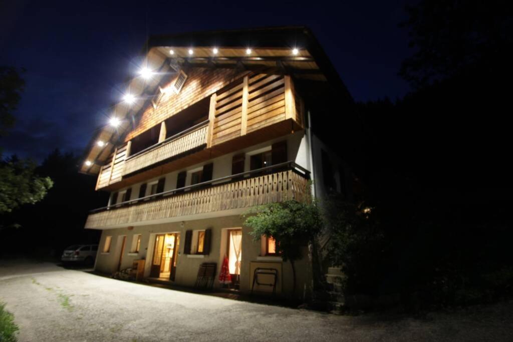 Appartement Cozy Dans Chalet 6 Pers Voiture 4 Roues Motrice A Dispo La Clusaz Exterior foto